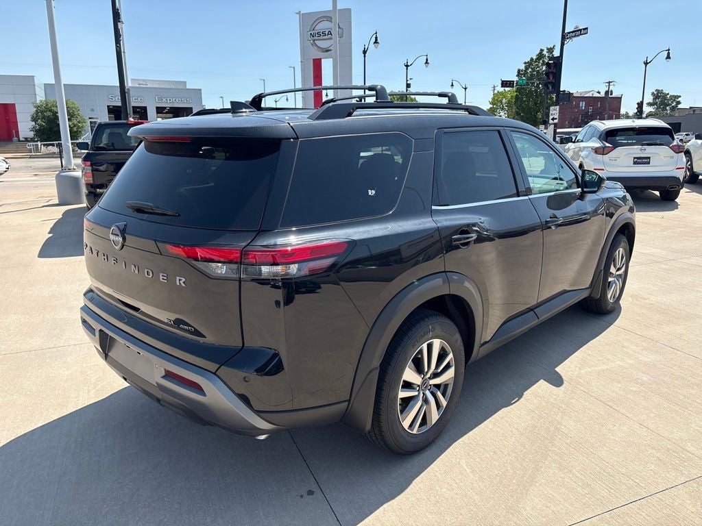 2026 Nissan Pathfinder SL