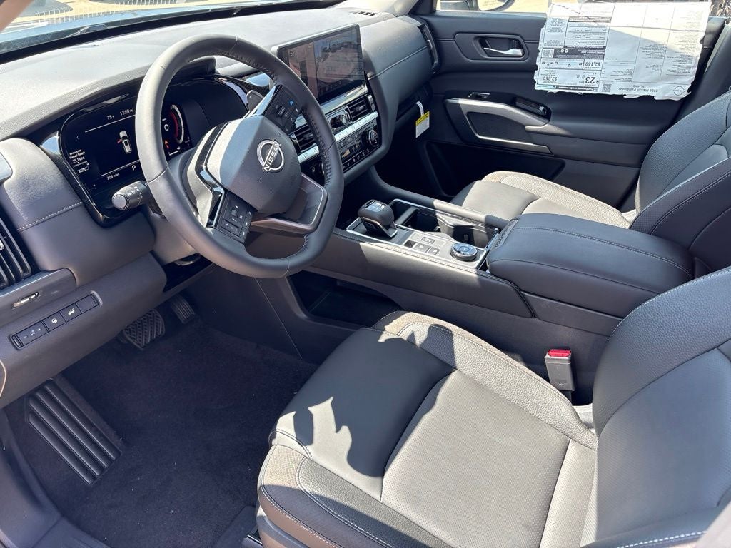 2026 Nissan Pathfinder SL