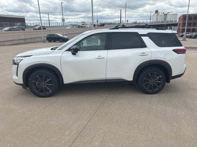 2026 Nissan Pathfinder SL