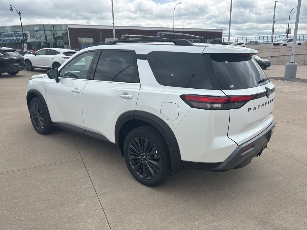 2026 Nissan Pathfinder SL