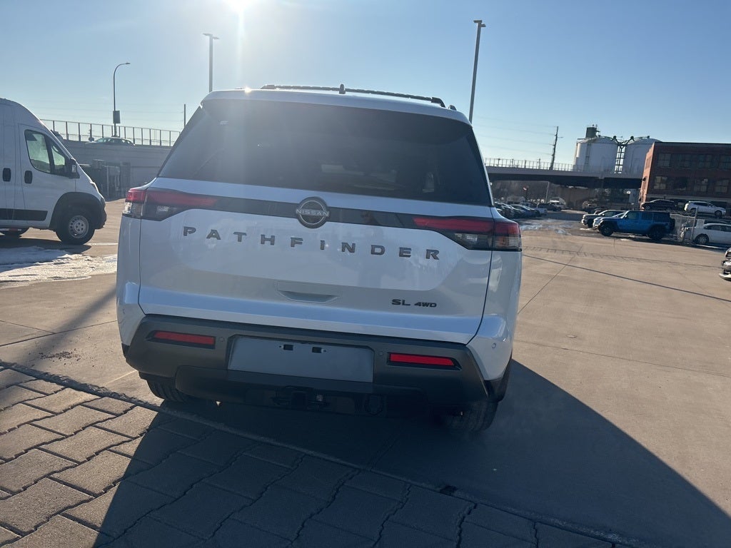 2026 Nissan Pathfinder SL