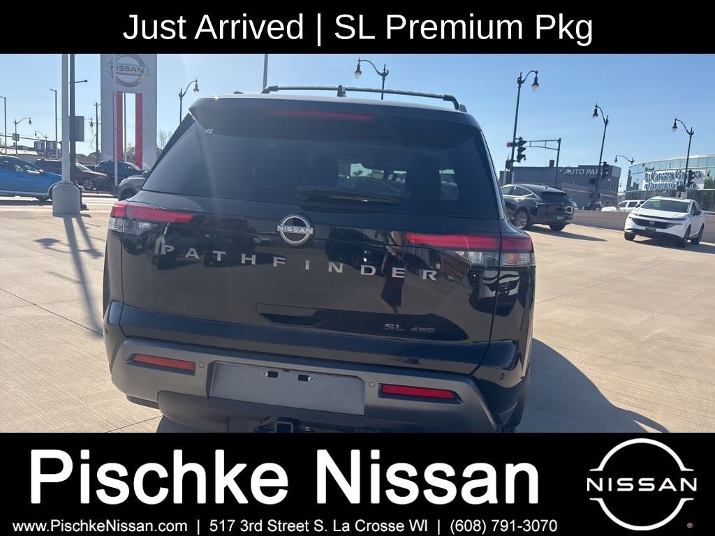 2026 Nissan Pathfinder SL