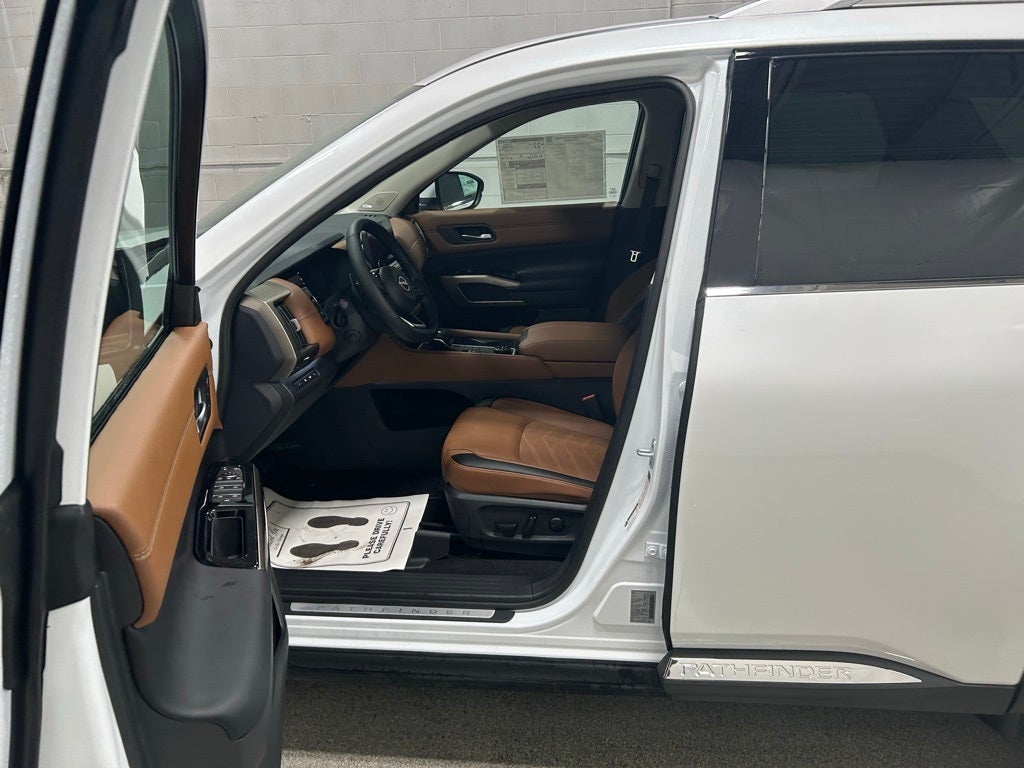 2025 Nissan Pathfinder Platinum