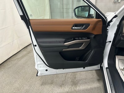 2025 Nissan Pathfinder Platinum