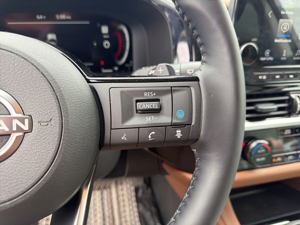 2025 Nissan Pathfinder Platinum
