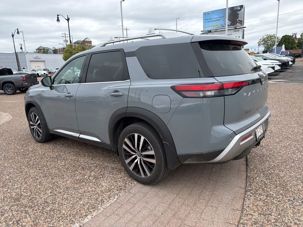 2025 Nissan Pathfinder Platinum