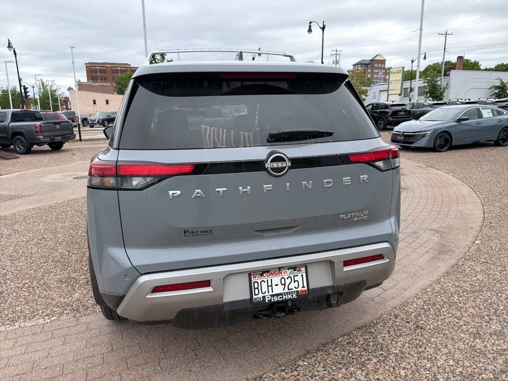2025 Nissan Pathfinder Platinum
