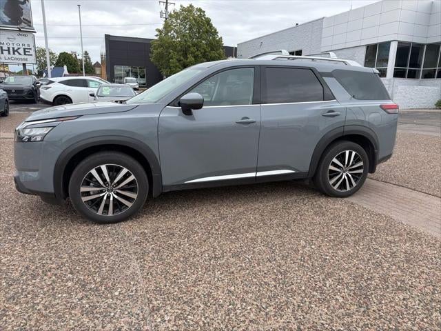 2025 Nissan Pathfinder Platinum 4WD