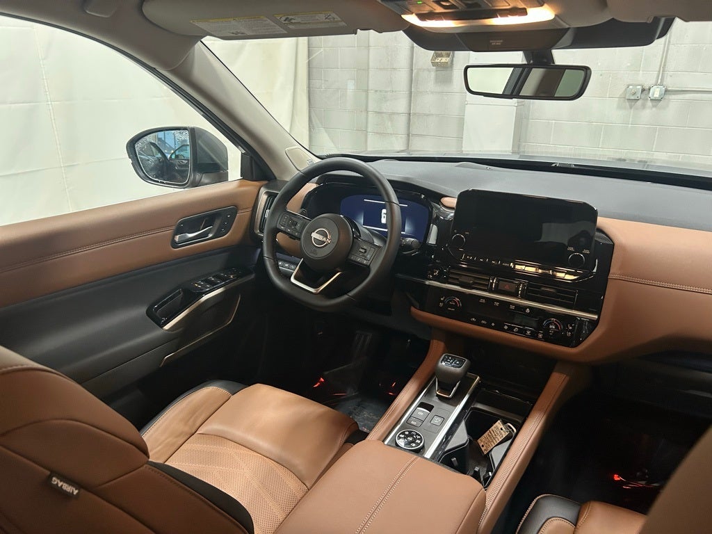 2025 Nissan Pathfinder Platinum