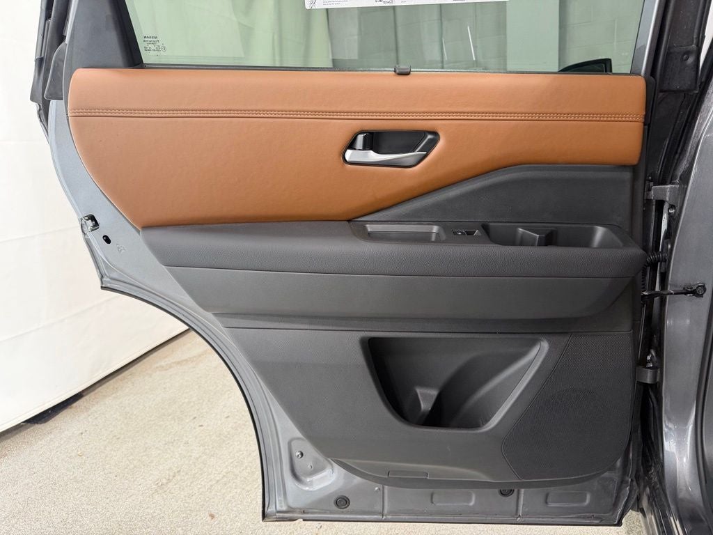 2025 Nissan Pathfinder Platinum 4WD