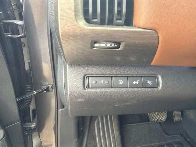 2025 Nissan Pathfinder Platinum 4WD