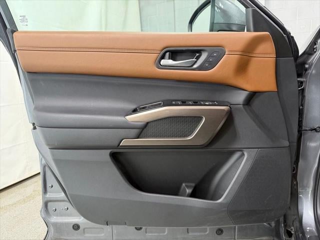 2025 Nissan Pathfinder Platinum 4WD
