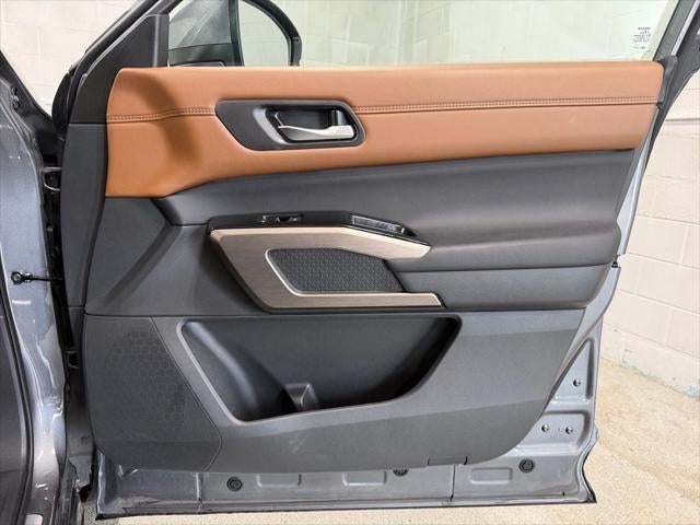 2025 Nissan Pathfinder Platinum 4WD