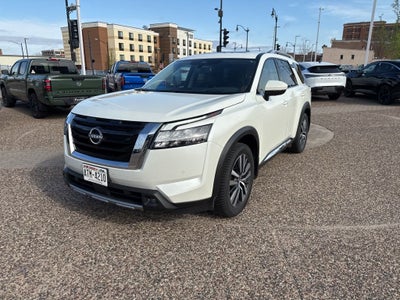 2022 Nissan Pathfinder Platinum 4WD