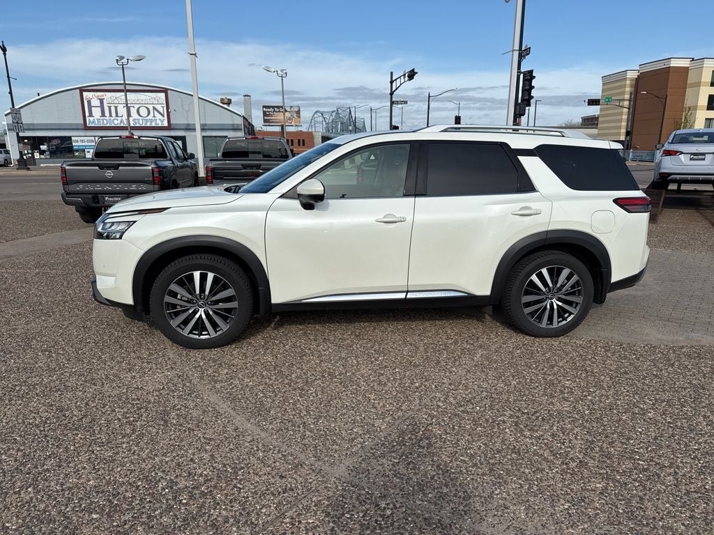 2022 Nissan Pathfinder Platinum 4WD