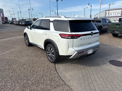 2022 Nissan Pathfinder Platinum 4WD