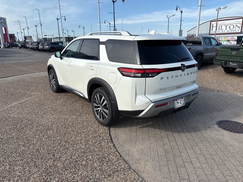 2022 Nissan Pathfinder Platinum 4WD