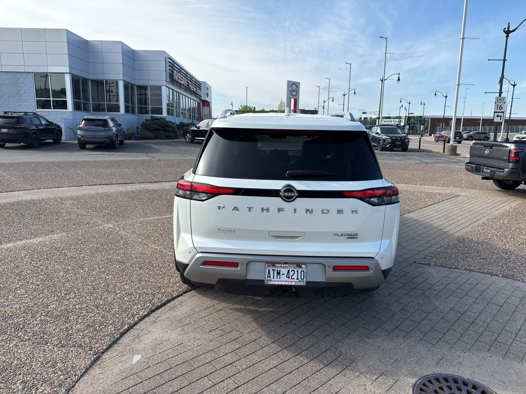 2022 Nissan Pathfinder Platinum 4WD