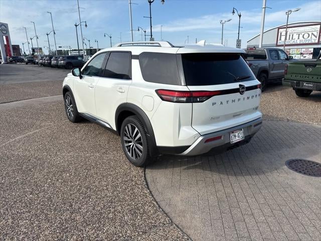2022 Nissan Pathfinder Platinum 4WD
