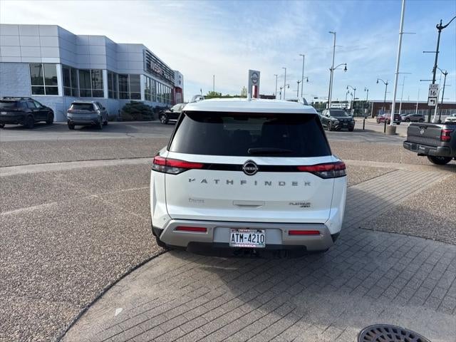 2022 Nissan Pathfinder Platinum 4WD