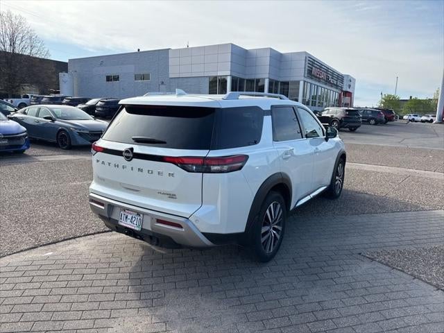 2022 Nissan Pathfinder Platinum 4WD