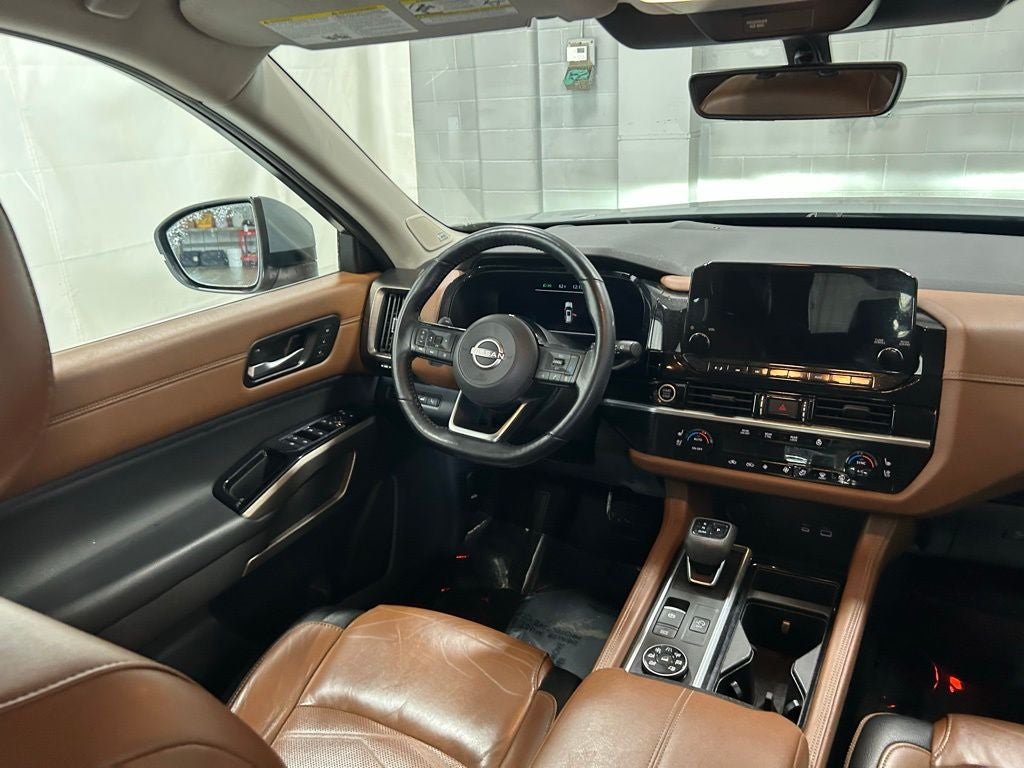 2023 Nissan Pathfinder Platinum 4WD