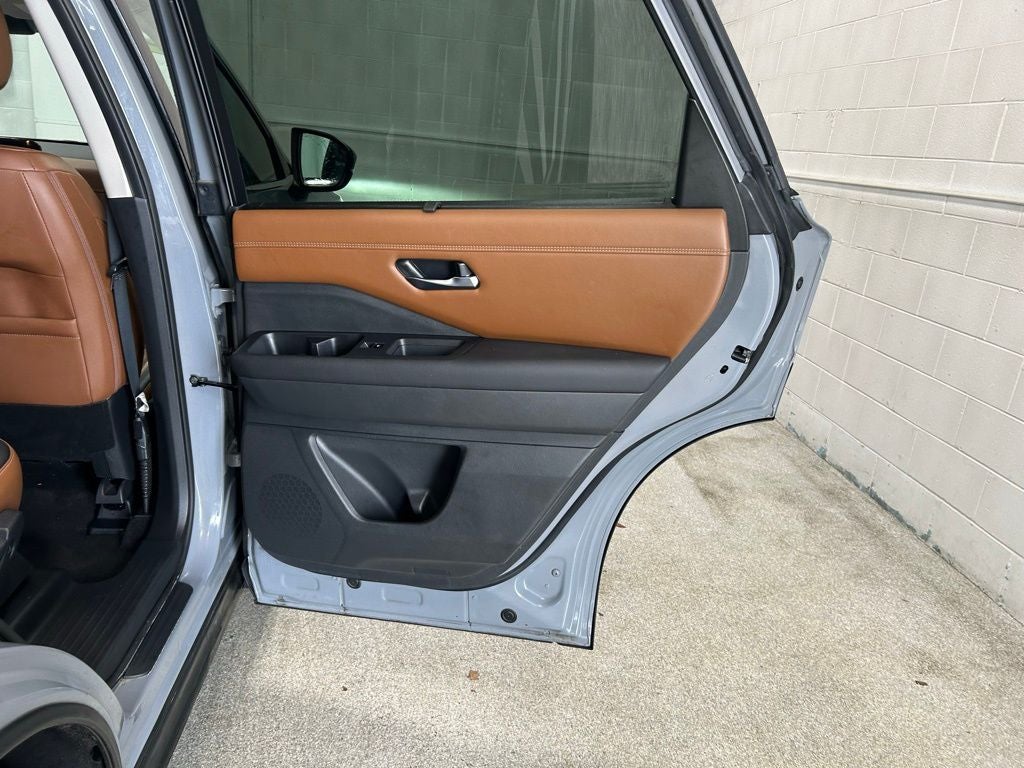 2023 Nissan Pathfinder Platinum 4WD