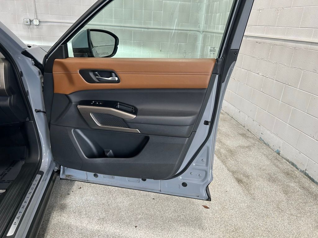 2023 Nissan Pathfinder Platinum 4WD