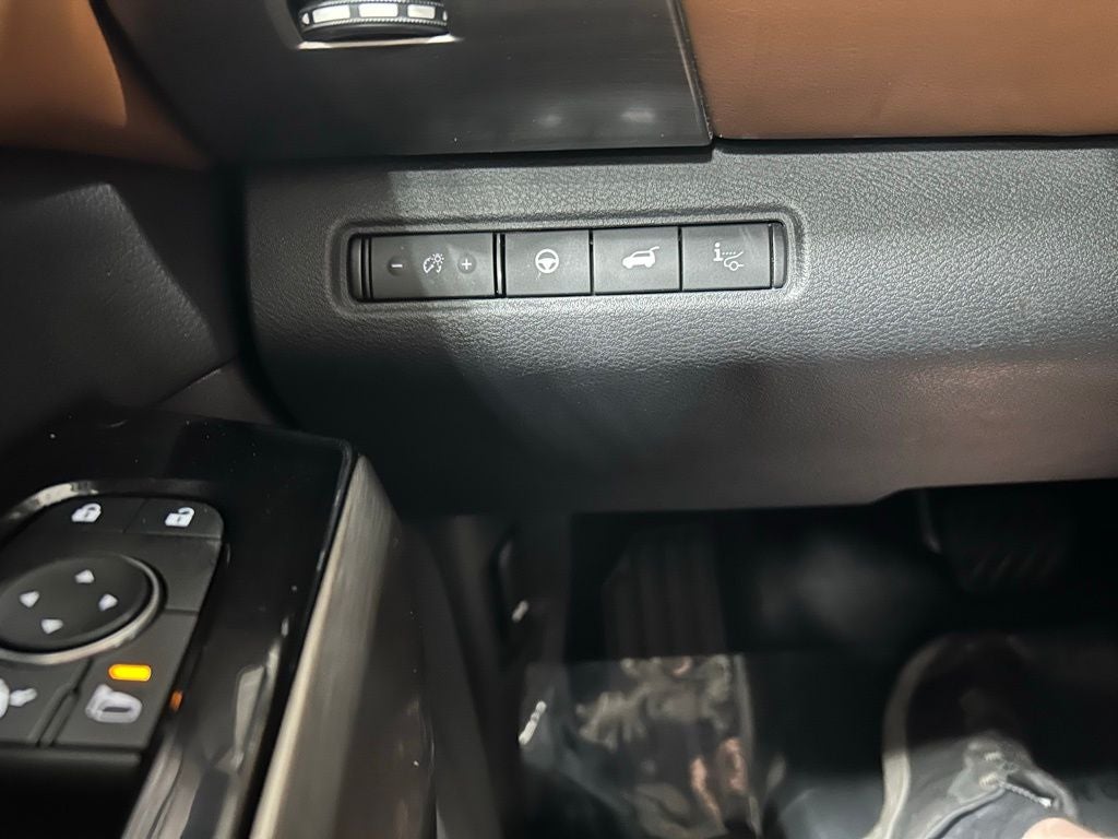 2023 Nissan Pathfinder Platinum 4WD