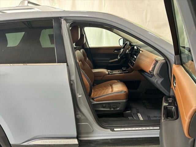 2023 Nissan Pathfinder Platinum 4WD