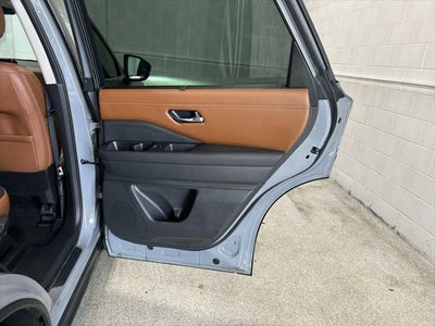 2023 Nissan Pathfinder Platinum 4WD