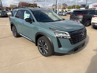 2026 Nissan Pathfinder Platinum