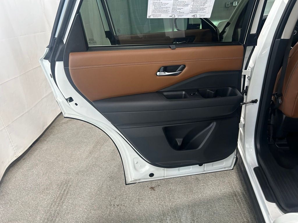 2023 Nissan Pathfinder Platinum 4WD