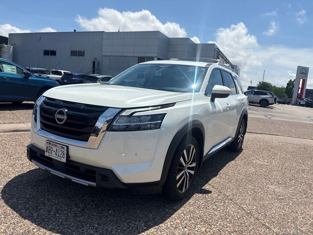 2023 Nissan Pathfinder Platinum 4WD
