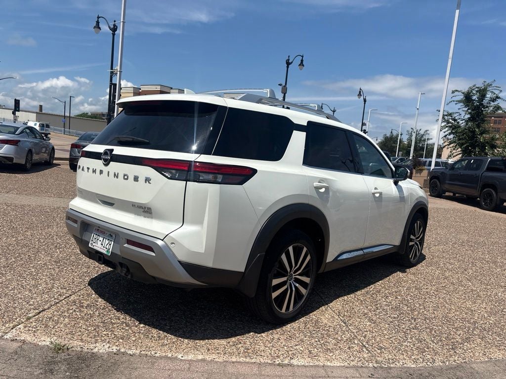 2023 Nissan Pathfinder Platinum 4WD