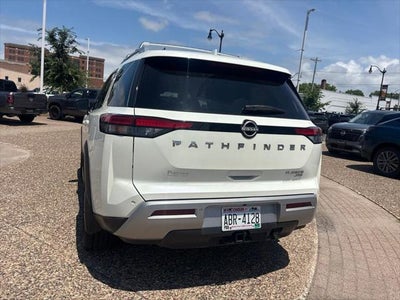2023 Nissan Pathfinder Platinum 4WD