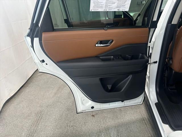 2023 Nissan Pathfinder Platinum 4WD