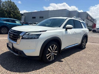 2023 Nissan Pathfinder Platinum 4WD