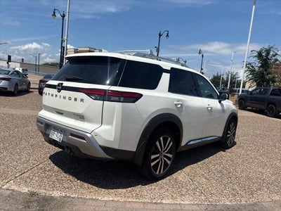 2023 Nissan Pathfinder Platinum 4WD