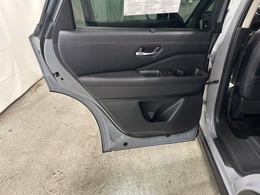 2024 Nissan Pathfinder Platinum 4WD