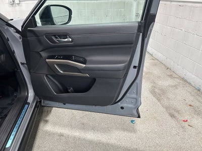 2024 Nissan Pathfinder Platinum 4WD