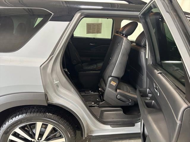 2024 Nissan Pathfinder Platinum 4WD