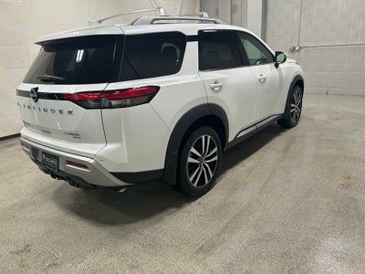 2025 Nissan Pathfinder Platinum 4WD