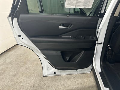 2025 Nissan Pathfinder Platinum 4WD