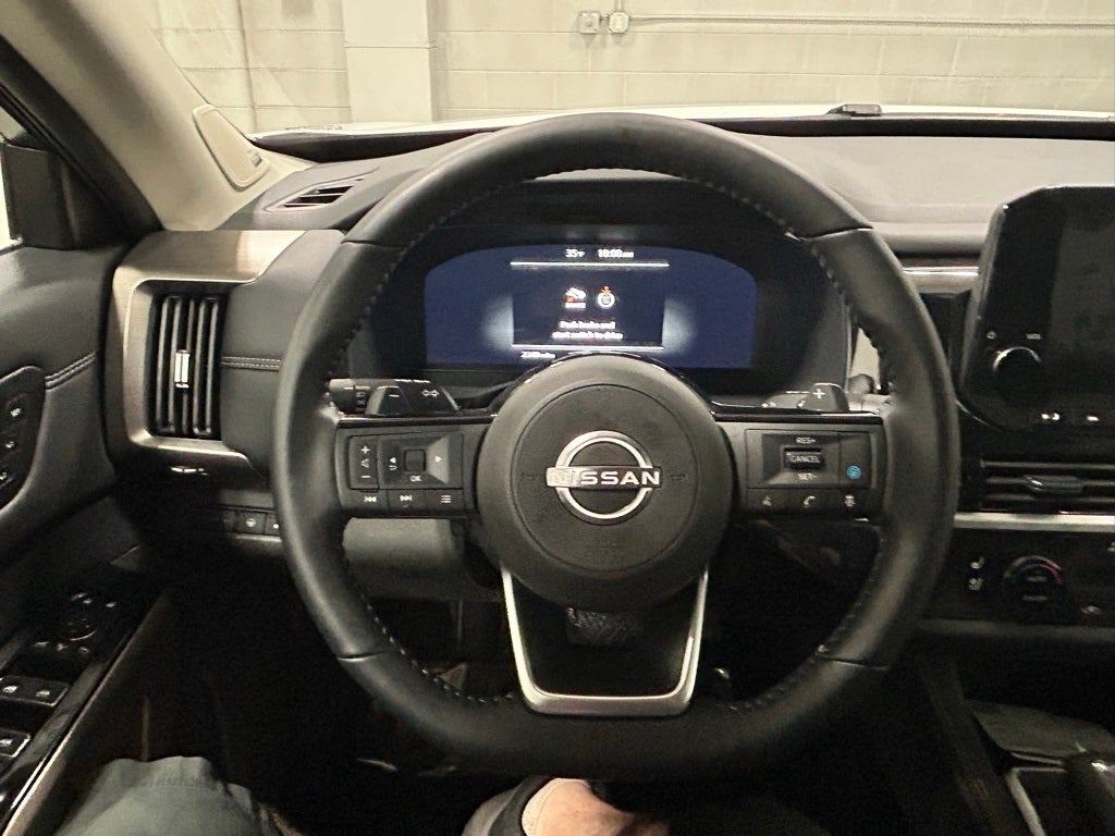 2025 Nissan Pathfinder Platinum 4WD