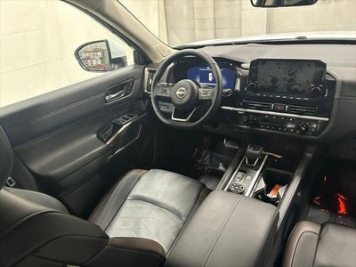 2025 Nissan Pathfinder Platinum 4WD