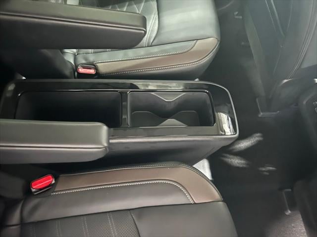 2025 Nissan Pathfinder Platinum 4WD