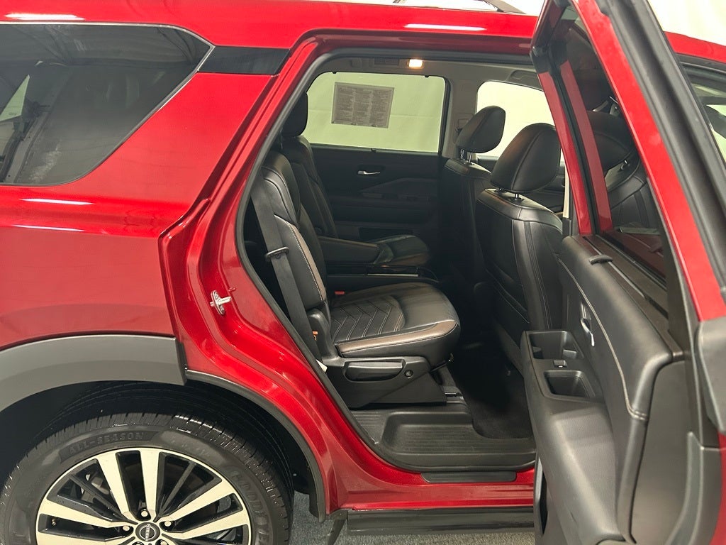 2023 Nissan Pathfinder Platinum 4WD