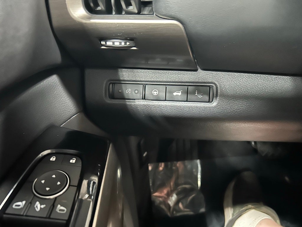 2023 Nissan Pathfinder Platinum 4WD