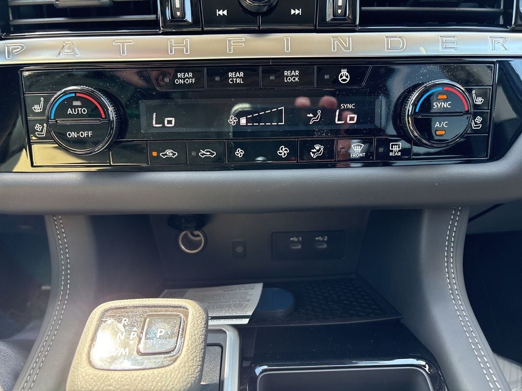 2026 Nissan Pathfinder Platinum